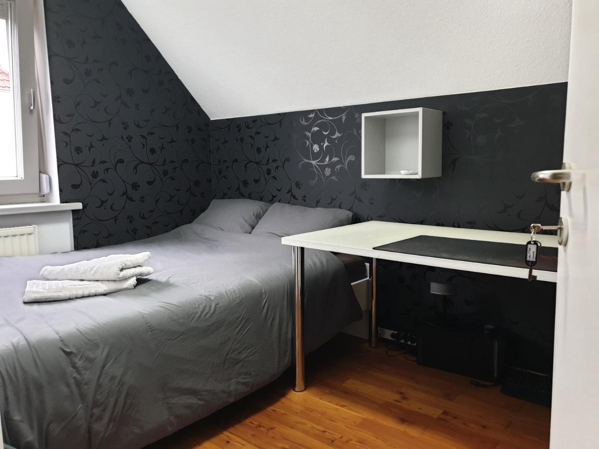 Town House Near Metro & Vienna City Center Екстериор снимка
