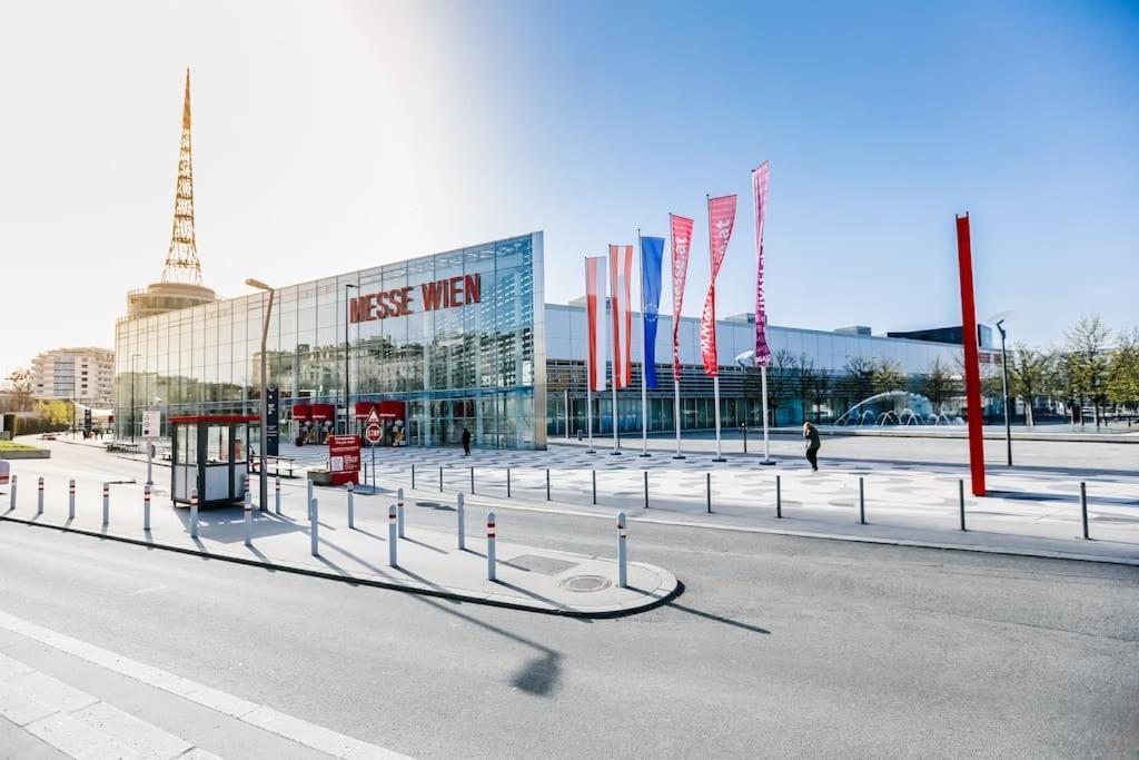 Town House Near Metro & Vienna City Center Екстериор снимка