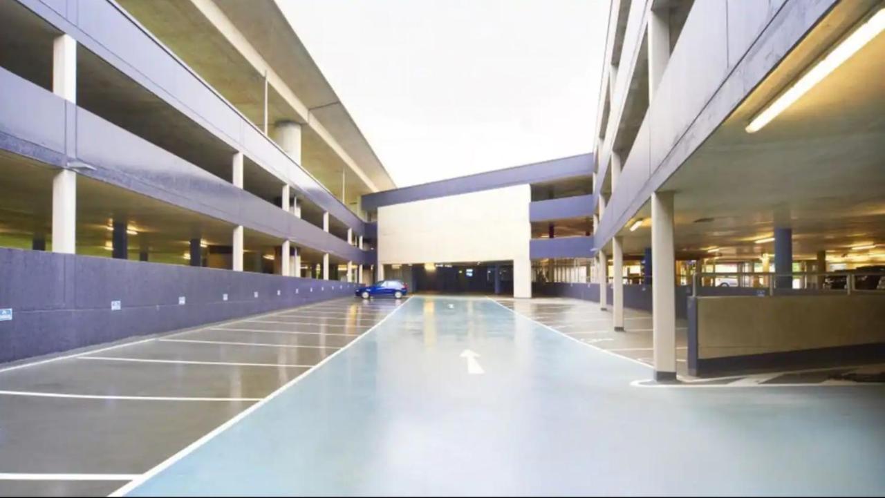 Town House Near Metro & Vienna City Center Екстериор снимка