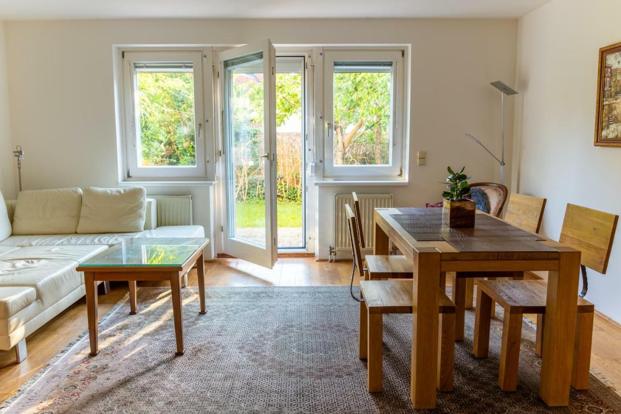 Town House Near Metro & Vienna City Center Екстериор снимка